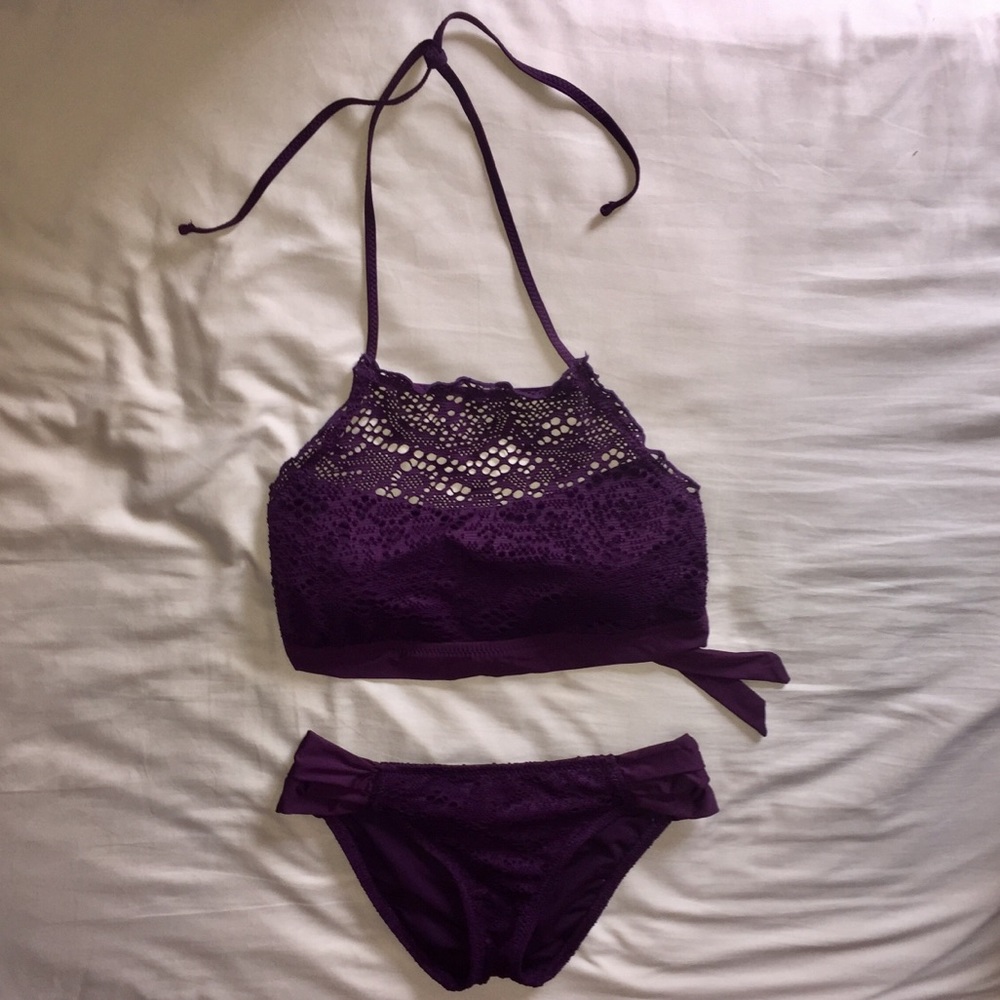 PURPLE LACE BIKINI TOP